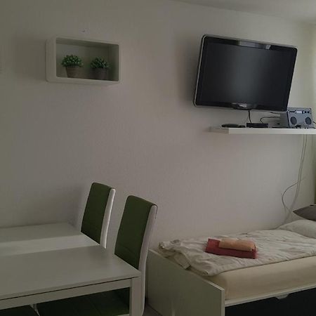 Sonniges Modernes Appartement Hoehenberg Кёльн Экстерьер фото