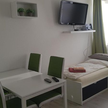 Sonniges Modernes Appartement Hoehenberg Кёльн Экстерьер фото