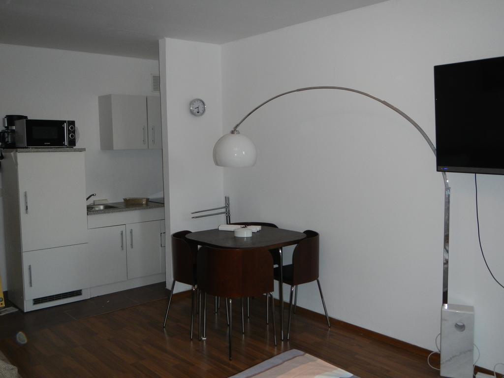 Sonniges Modernes Appartement Hoehenberg Кёльн Экстерьер фото