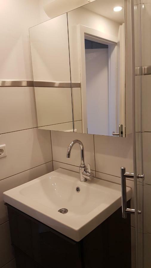 Sonniges Modernes Appartement Hoehenberg Кёльн Экстерьер фото