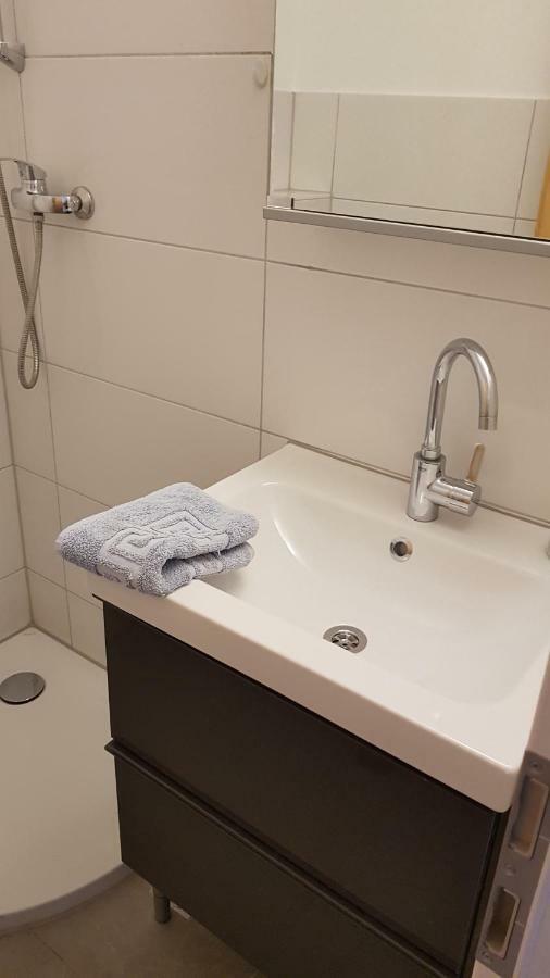 Sonniges Modernes Appartement Hoehenberg Кёльн Экстерьер фото