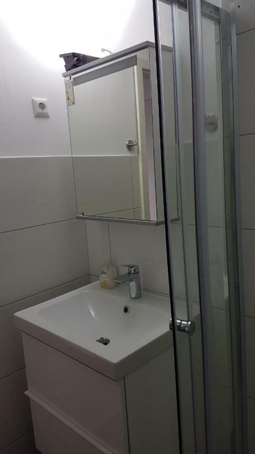 Sonniges Modernes Appartement Hoehenberg Кёльн Экстерьер фото